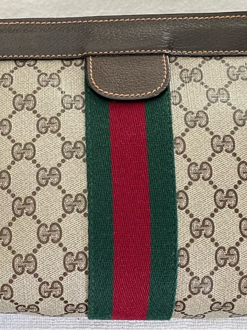 Gucci Beautiful Authentic Vintage Tan Monogram Clutch Gucci Accessory Collection